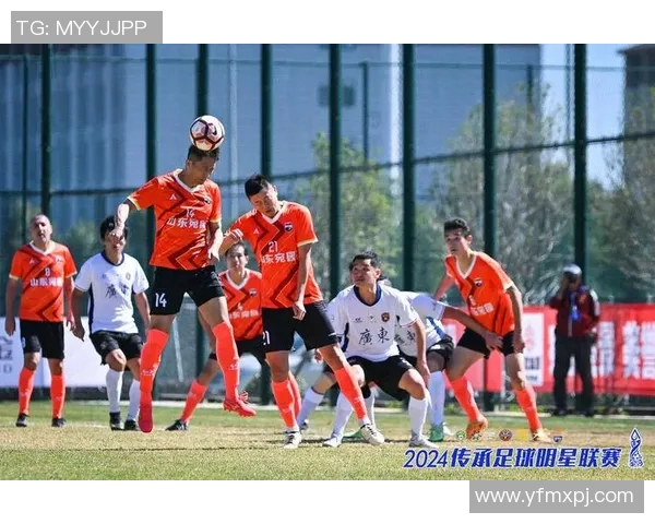 足球球星齐聚小场对决展现精妙技术与激情时刻